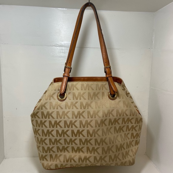Michael Kors Jet Set Item Grab Bag Jacquard Signature Tote with Tan Leather Trim - Picture 2 of 16